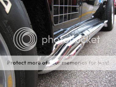 istockphoto_278208-corvette-side-pipes_z